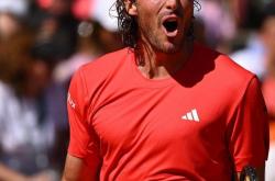 开云体育中国-欧洲网球队碾压西班牙网球队，西西帕斯制霸全场