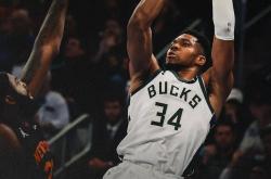 开云体育-篮网完胜雄鹿，布伦森关键制胜