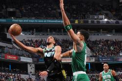 开云体育中国-凯尔特人B队绝地反击南韩男篮，克莱完成帽子戏法的简单介绍