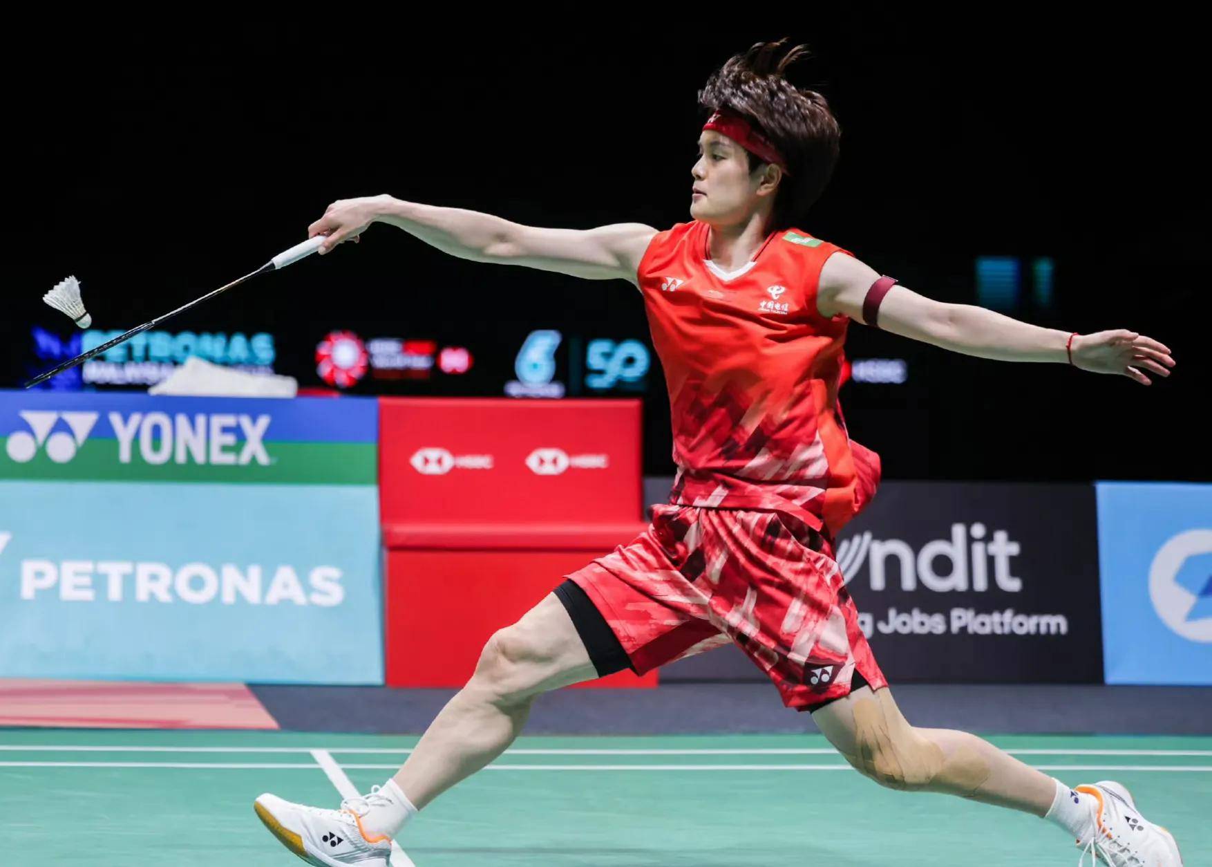 丹麦羽毛球队强势印度羽毛球队，辛杜三分雨点燃全场