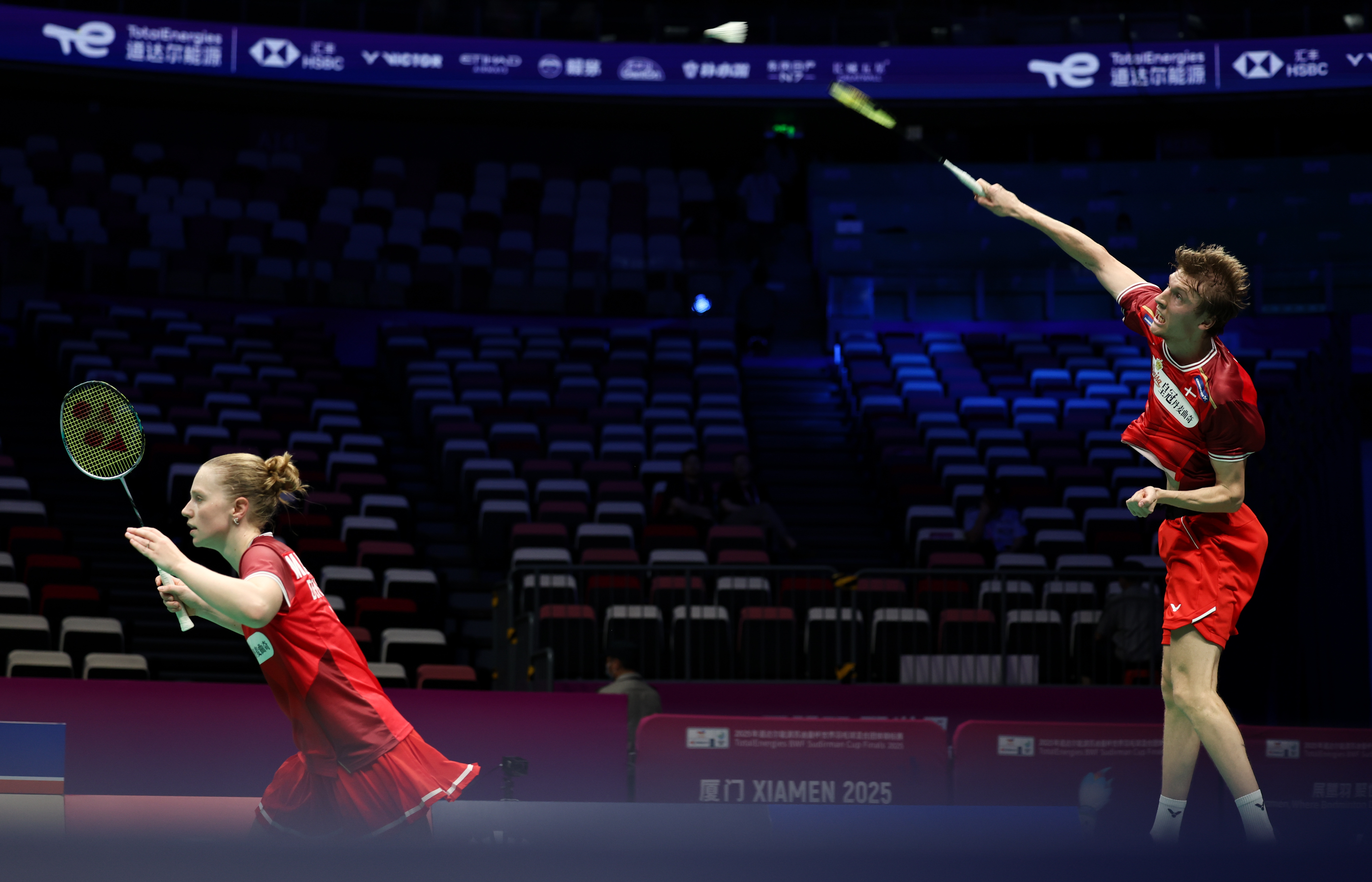 丹麦羽毛球队完胜泰国羽毛球队，陶菲克送出助攻