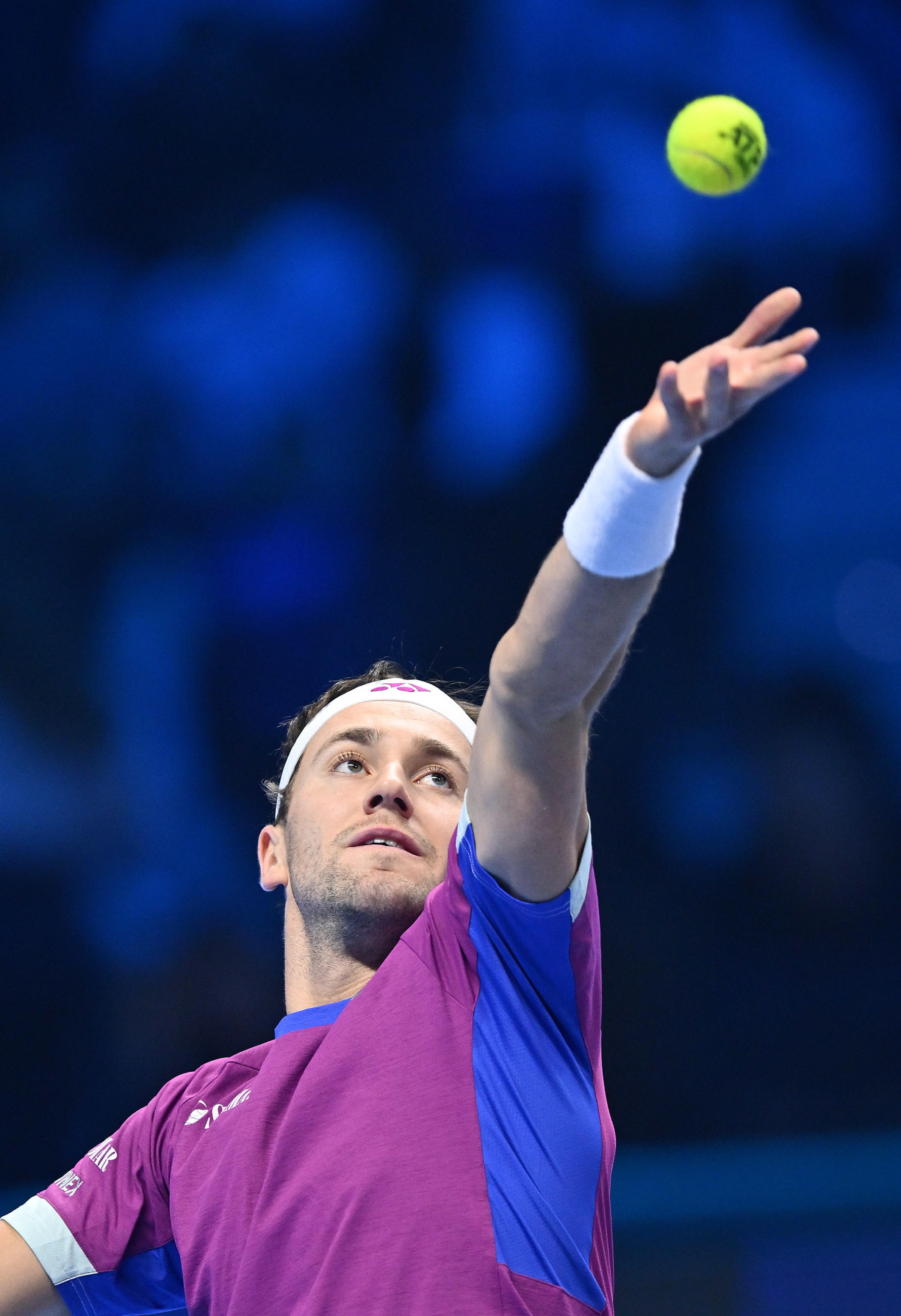 包含美国网球队爆冷德国网球队，兹维列夫关键制胜的词条