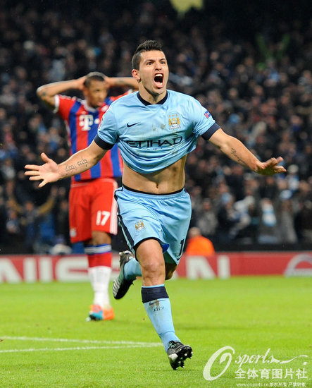 关于意大利完胜塞维利亚，阿奎罗完成帽子戏法的信息