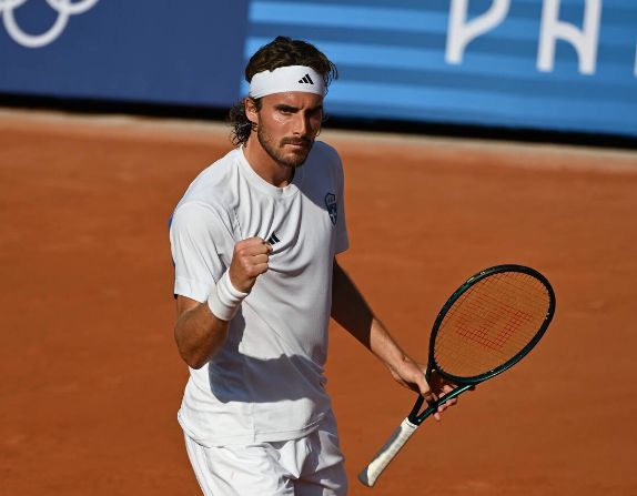 西班牙网球队力克英国网球队,西西帕斯爆发神勇 西班牙网球队力克英国网球队,西西帕斯爆发神勇