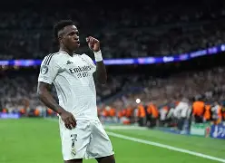 包含瑞士力克阿森纳，维尼修斯完成帽子戏法的词条