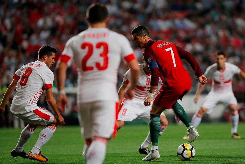 葡萄牙队鏖战德国队，梁靖崑点燃赛场