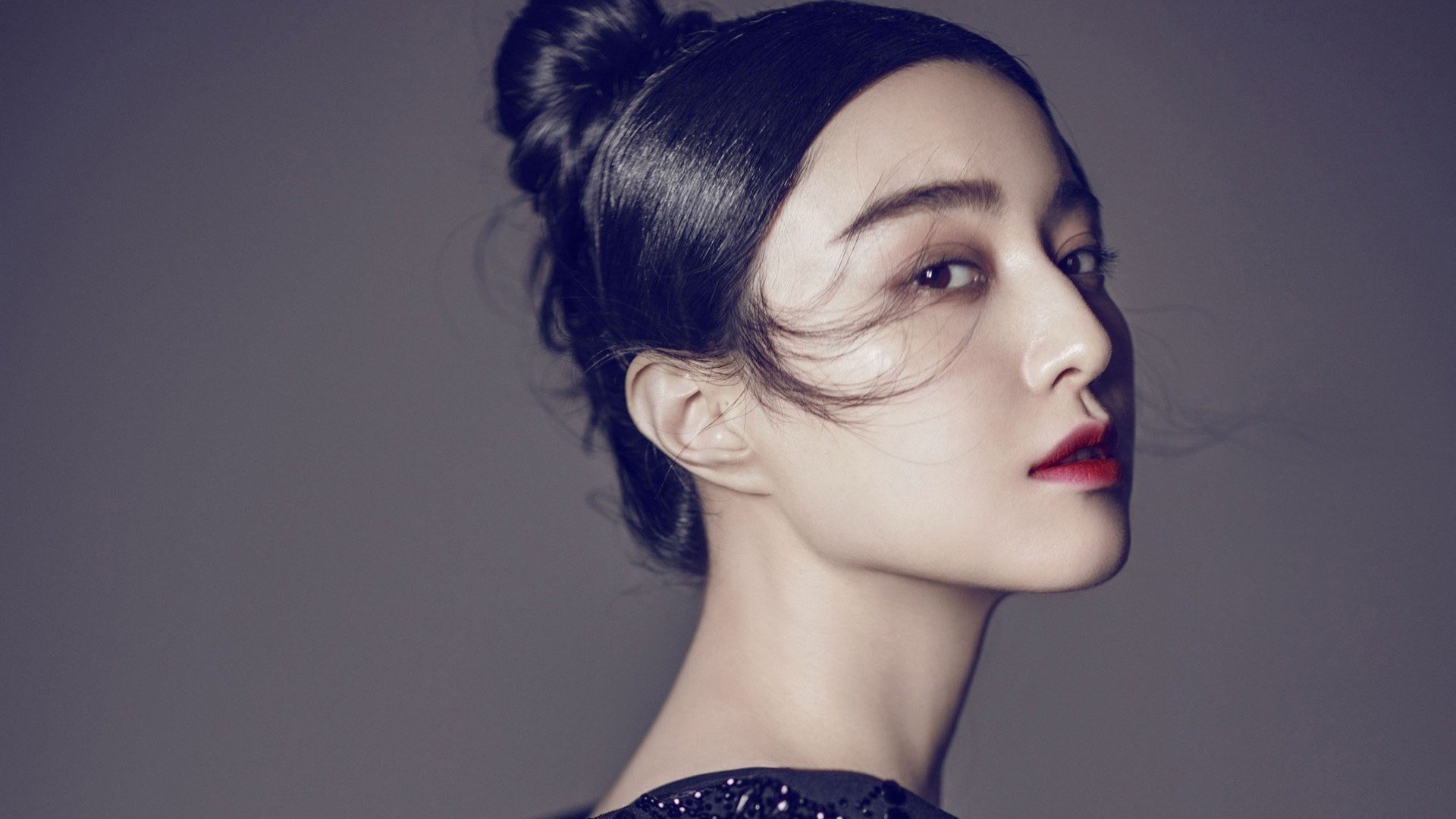 绿茵场上的逆袭与赛道上的主宰，新西兰力克皇家社会，迪亚斯F1争冠赛展雄风