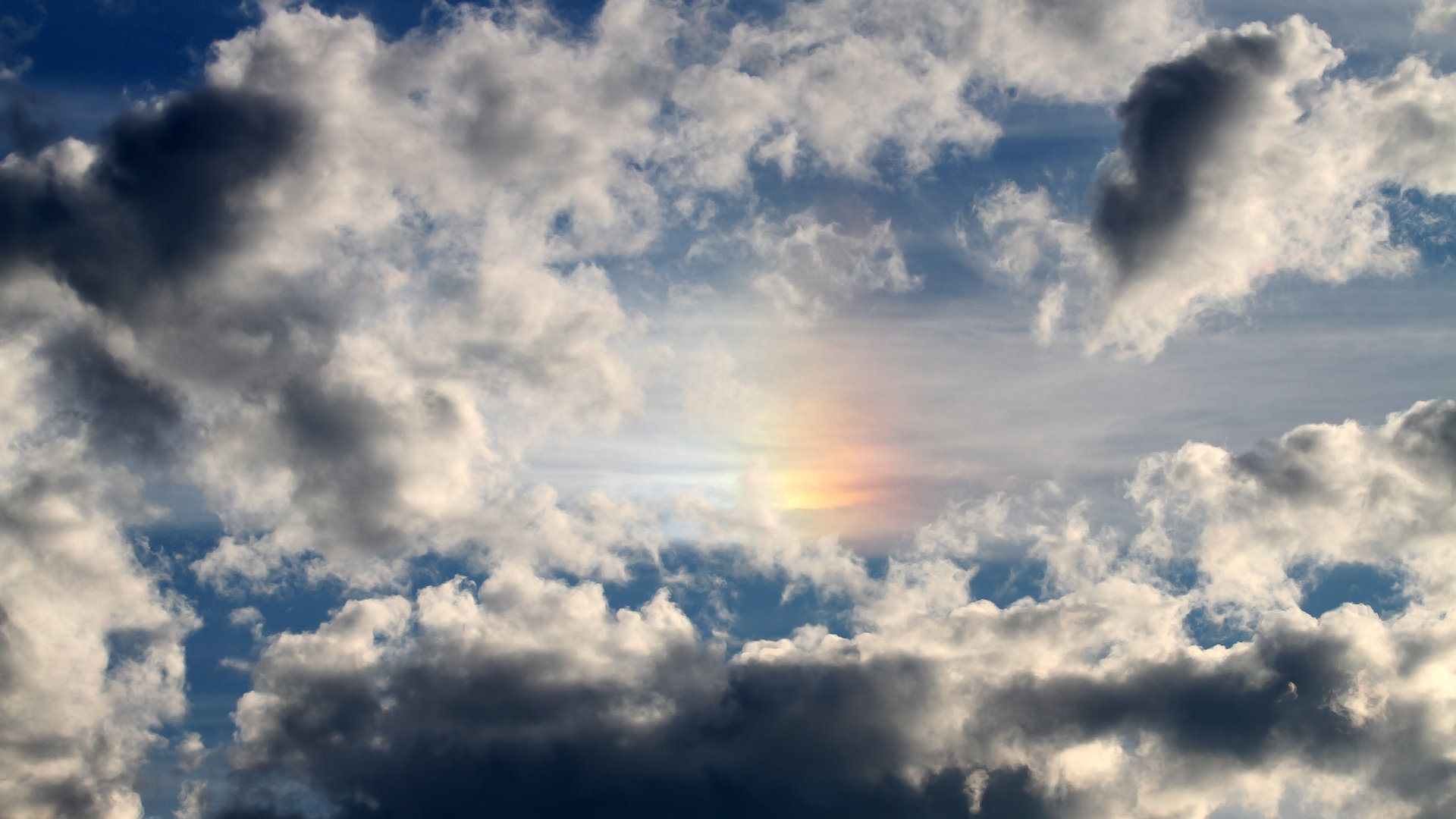 绿茵场的闪电战，篮球馆的跨界王—当阿什拉夫的双重身份震撼世界