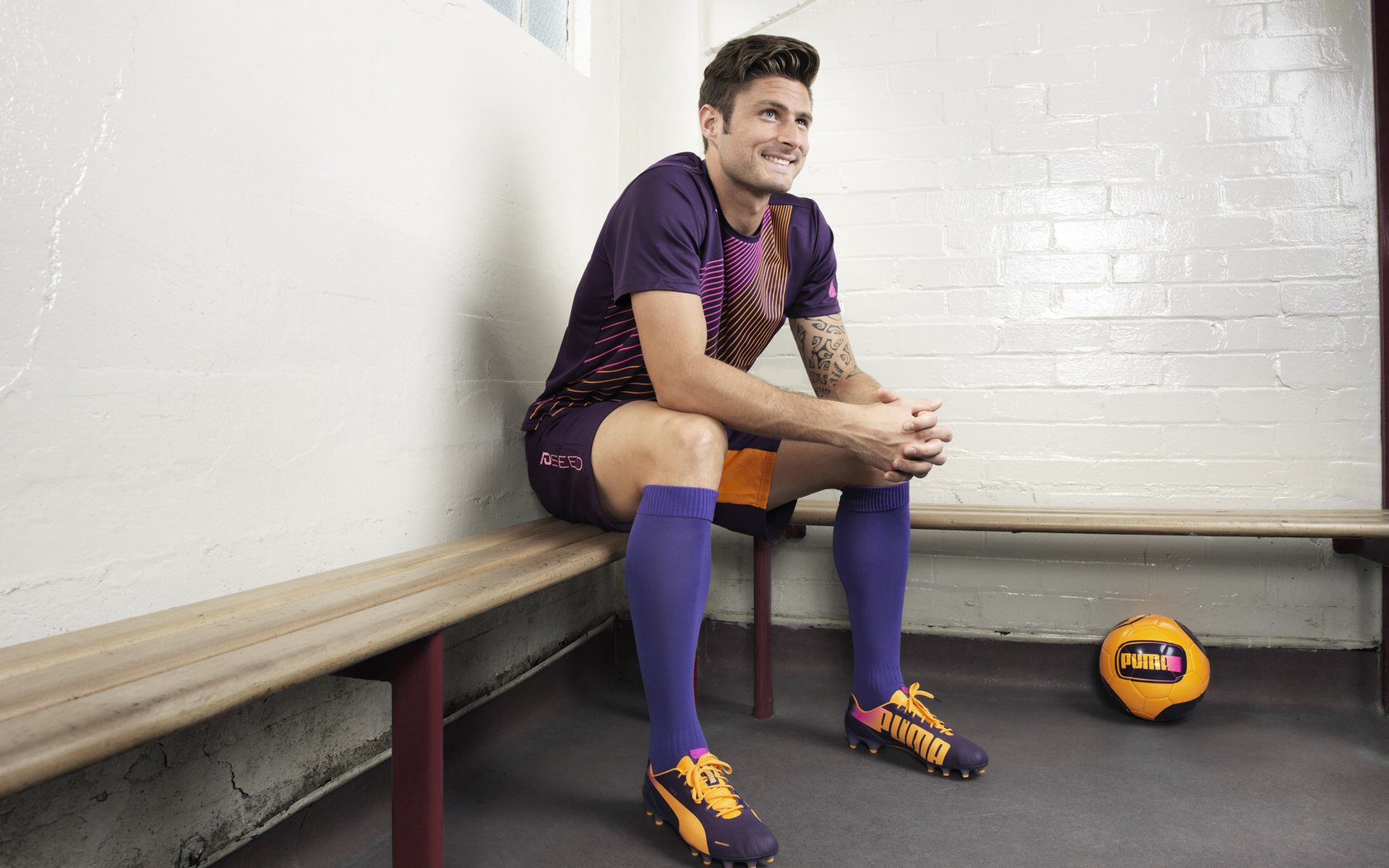 新王与旧神，当钢铁洪流遇见最后的舞步